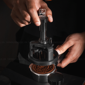Dụng Cụ Đánh Tơi Bột Cà Phê Chuyên Nghiệp Nhấn Xoay Từ Tính 6 dung cu danh toi bot ca phe chuyen nghiep nhan xoay tu tinh taynguyensoul.vn .png 1